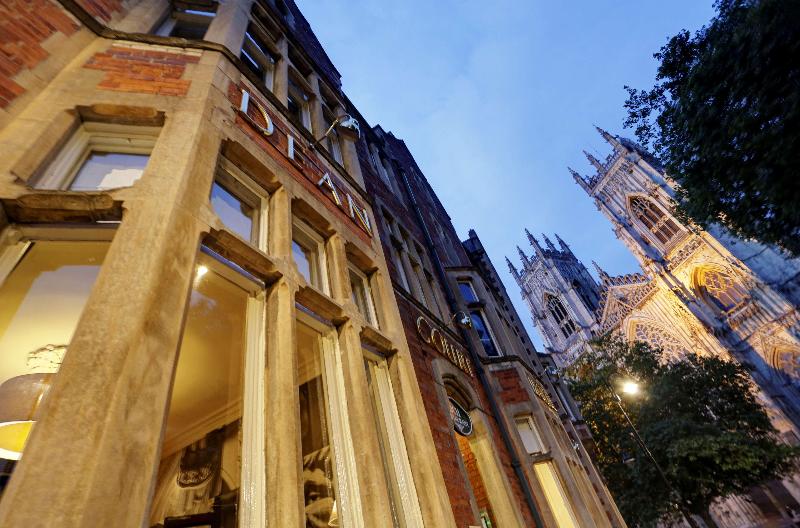 Отель The Dean Court