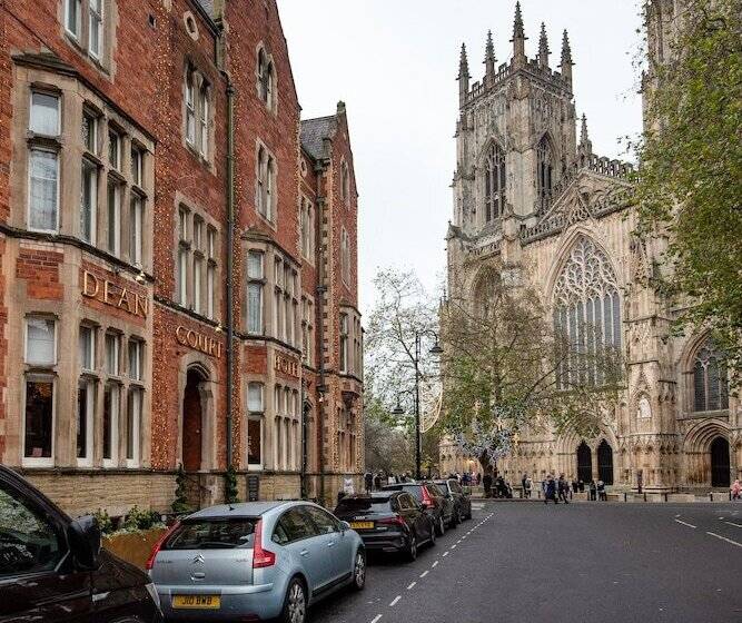 Отель The Dean Court