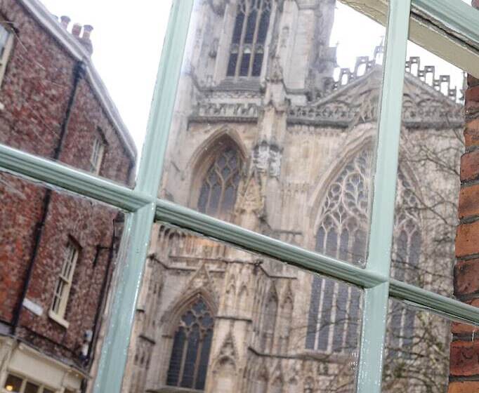 Отель The Dean Court