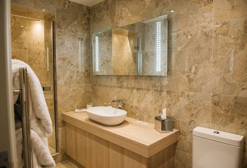 Отель The Dean Court