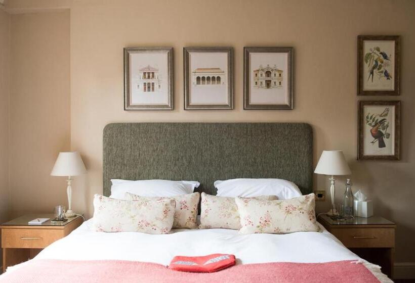 בית מלון כפרי The Eastbury & Spa