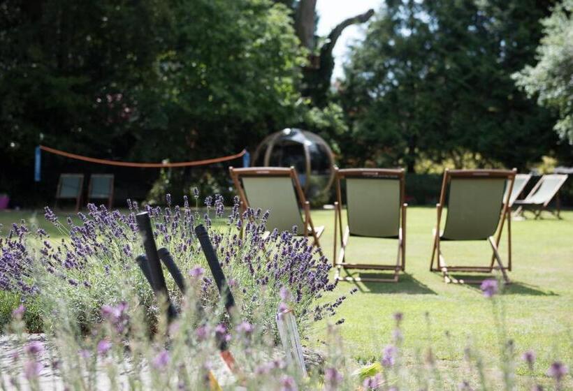 בית מלון כפרי The Eastbury & Spa