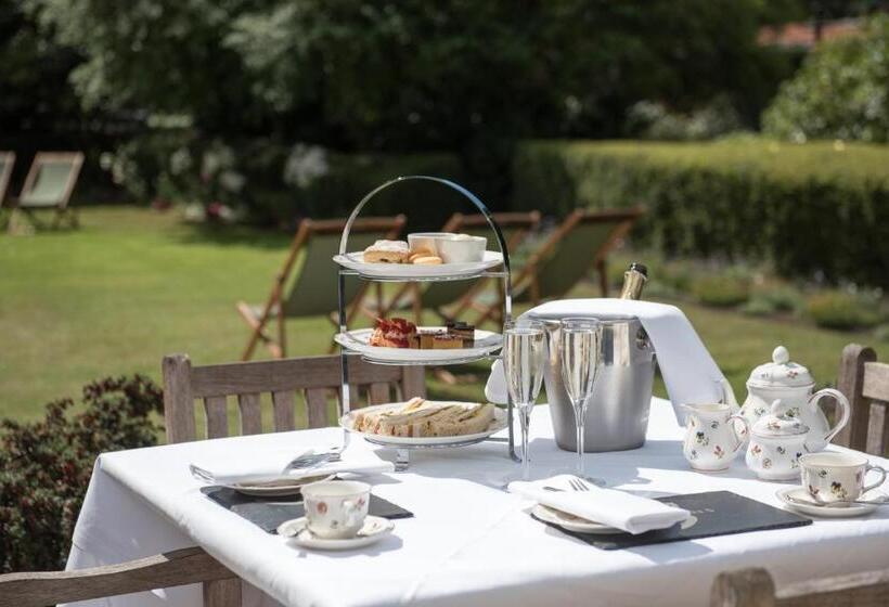 בית מלון כפרי The Eastbury & Spa