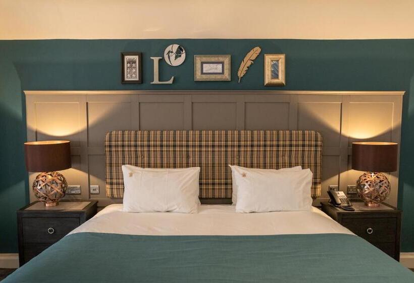 בית מלון כפרי The Feathers