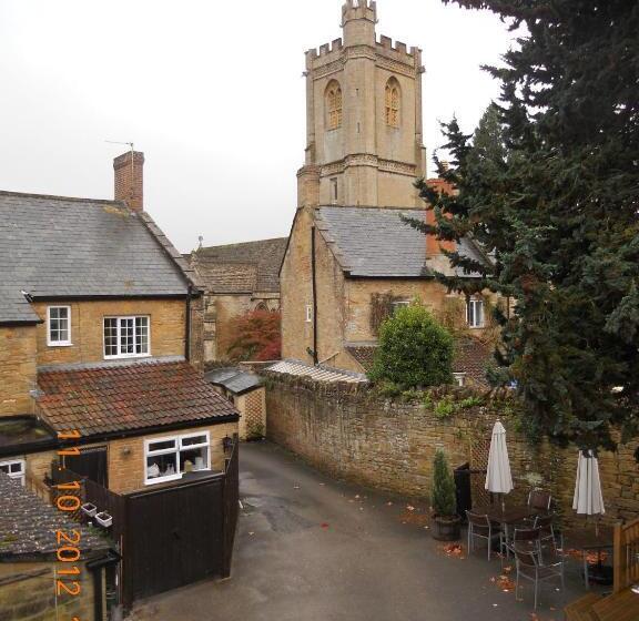 فندق The Kings Arms Inn