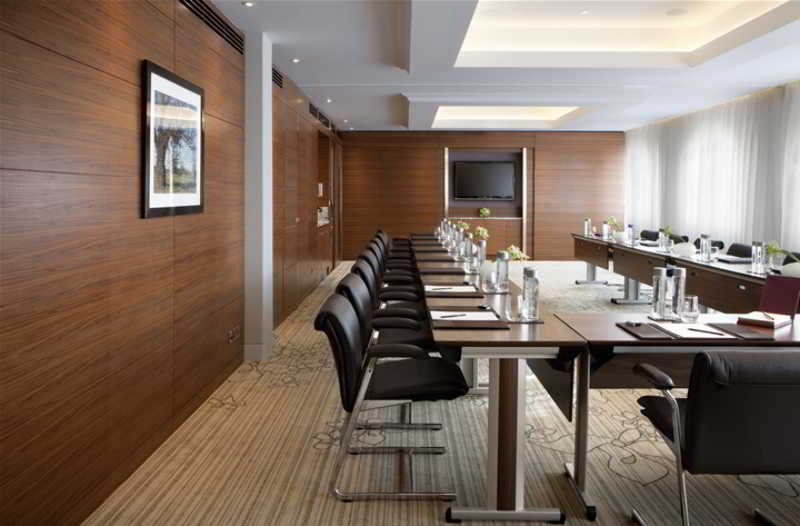 Отель The Langham London