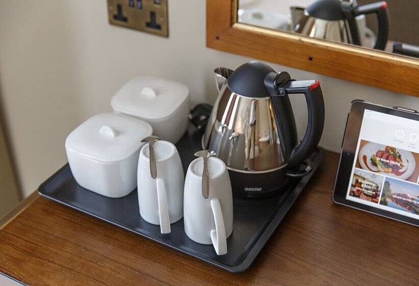 Отель The Maids Head