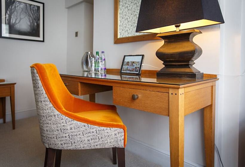 Отель The Maids Head