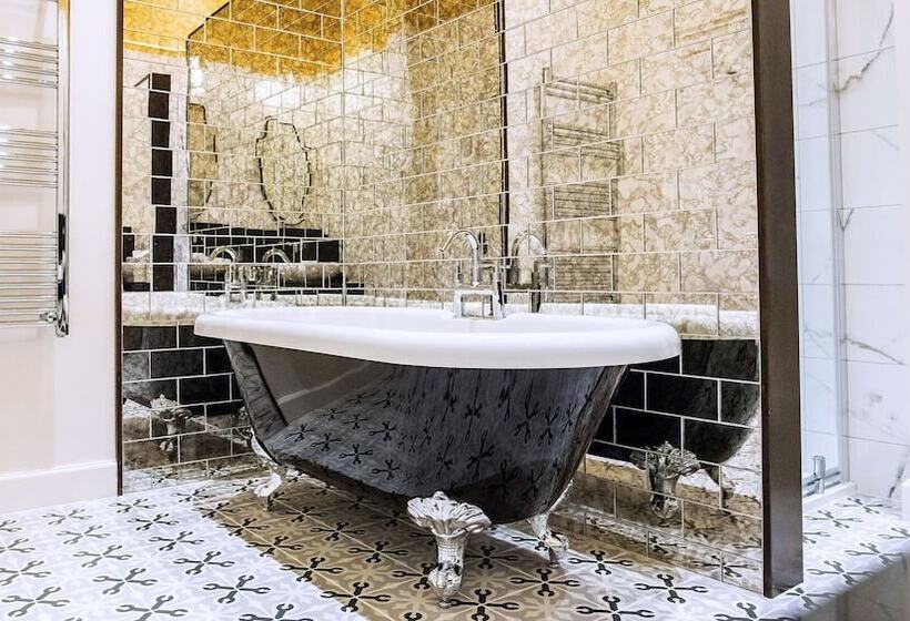 Отель The Maids Head