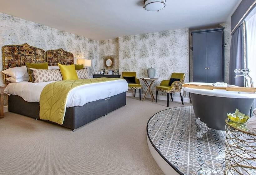 Отель The Maids Head