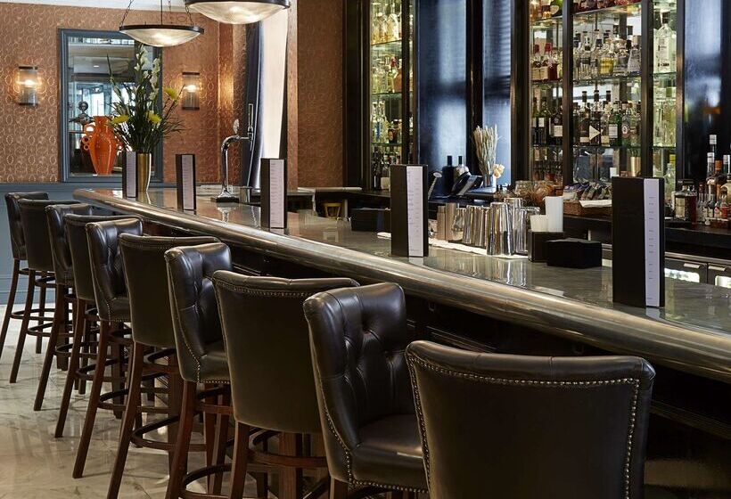 Отель The Mandeville