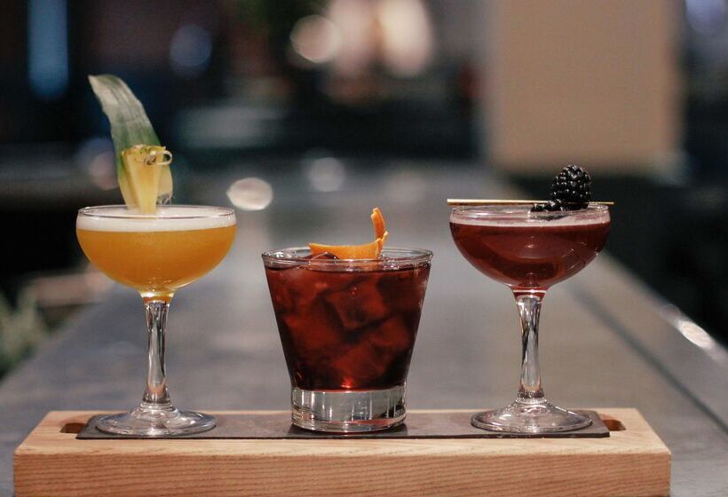 Отель The Mandeville