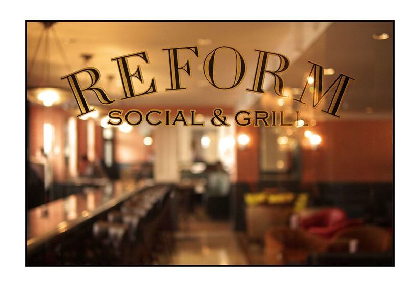 Отель The Mandeville