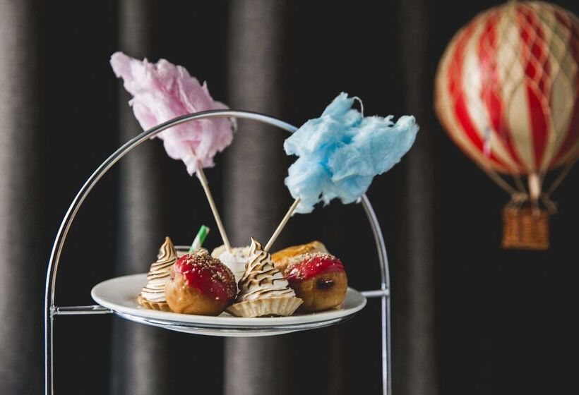 Отель The Mandeville