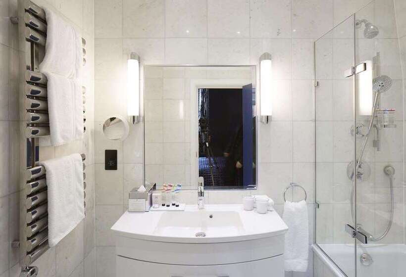 Отель The Mandeville