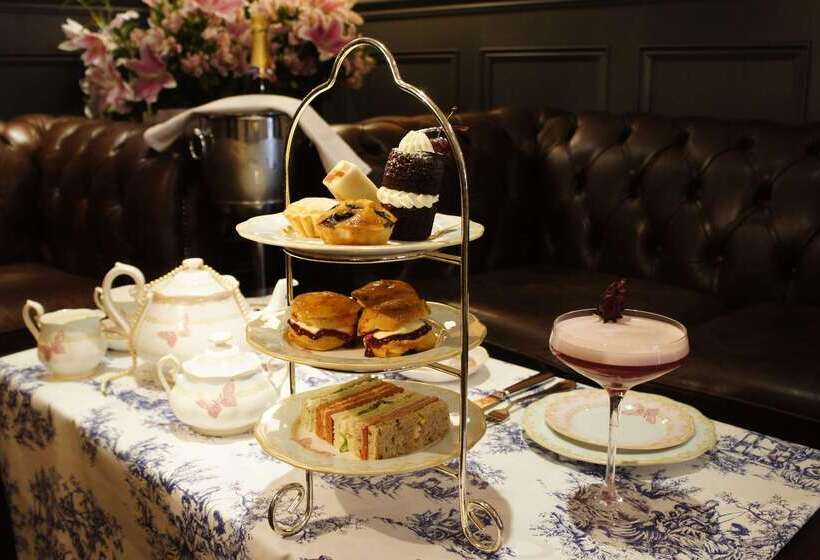 Отель The Mandeville