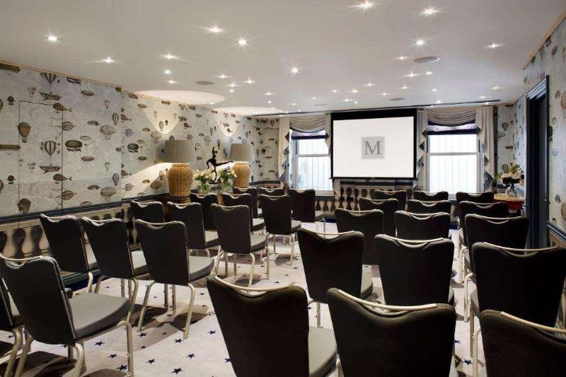 Отель The Mandeville