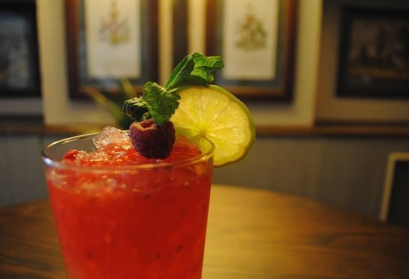 فندق The Old Bell   Warminster