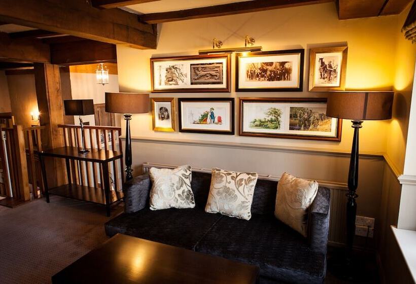 فندق The Red Lion Inn By Chef & Brewer Collection