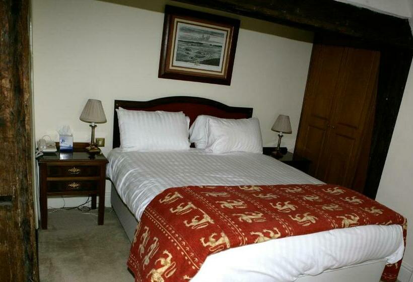 בית מלון כפרי The Saracens Head