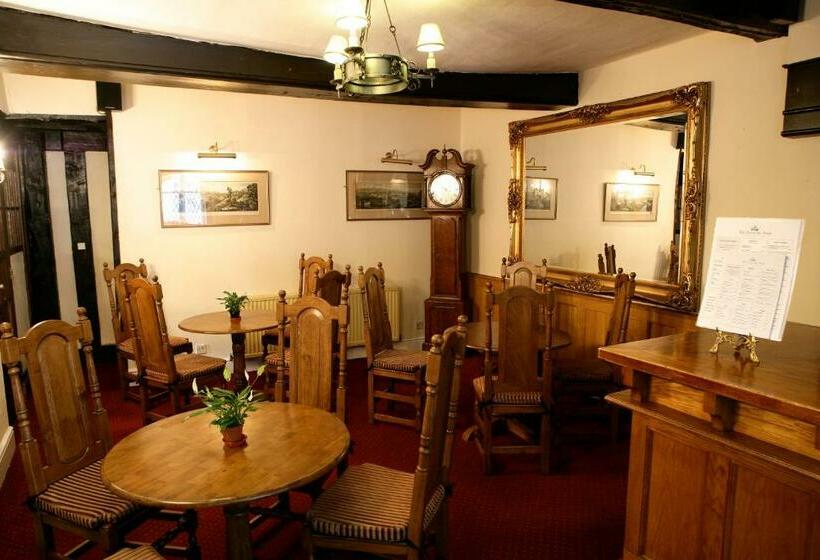 בית מלון כפרי The Saracens Head