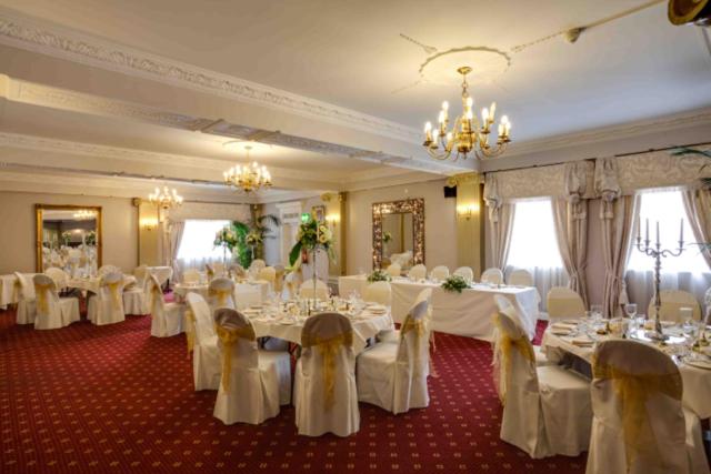 בית מלון כפרי The Saracens Head