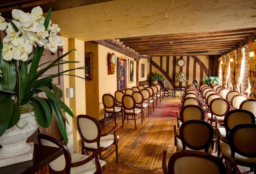 בית מלון כפרי The Saracens Head