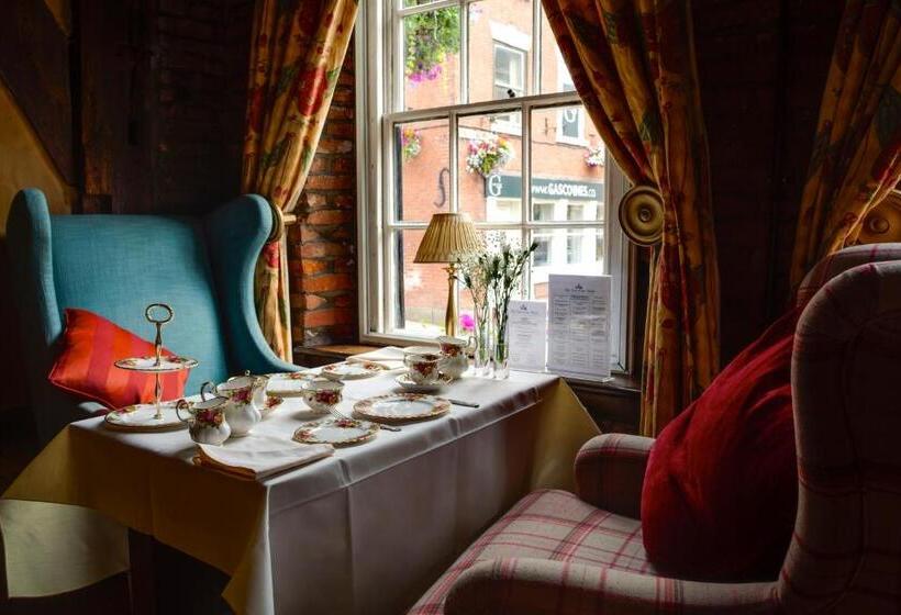 בית מלון כפרי The Saracens Head