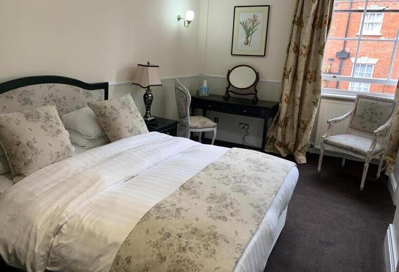 בית מלון כפרי The Saracens Head