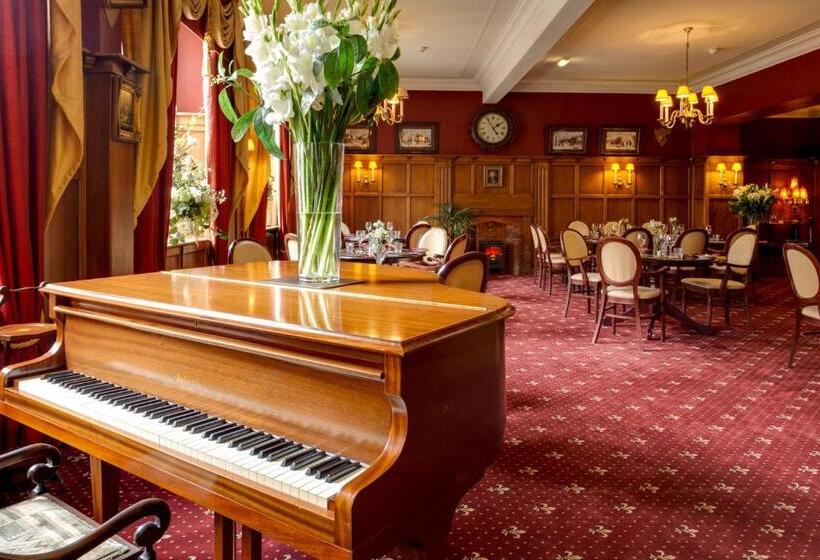 בית מלון כפרי The Saracens Head