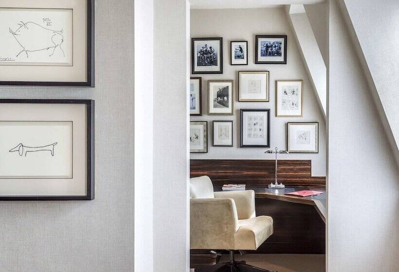 هتل The Stafford  London