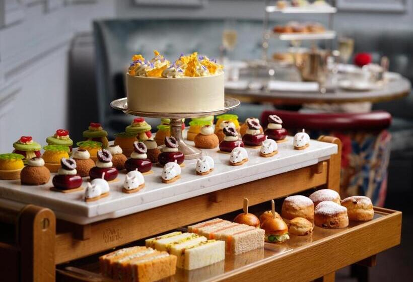 Отель The Stafford  London