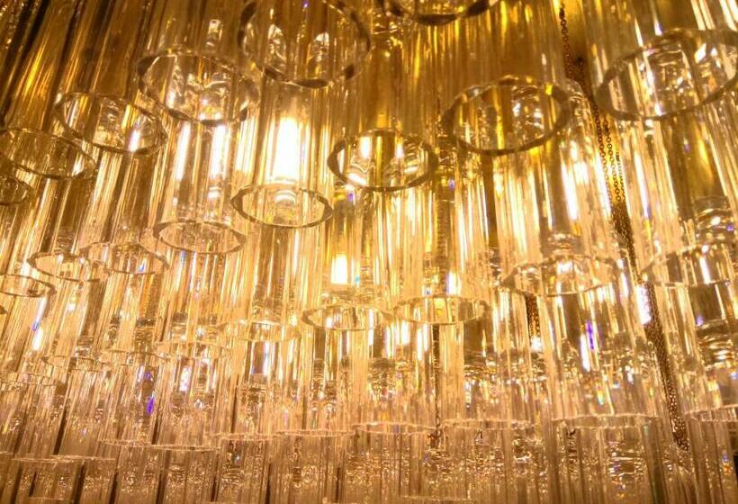 Отель The Strathdon