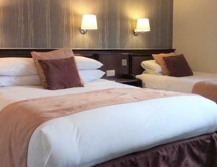 Отель The Strathdon