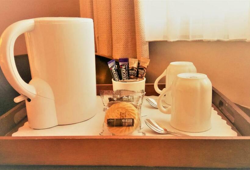 Отель The Strathdon