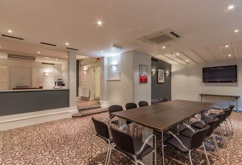 Отель Thistle London Bloomsbury Park