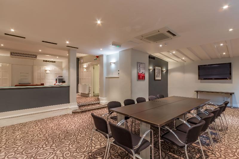 Отель Thistle London Bloomsbury Park