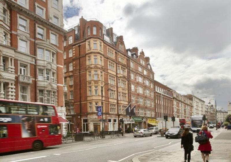 Отель Thistle London Bloomsbury Park