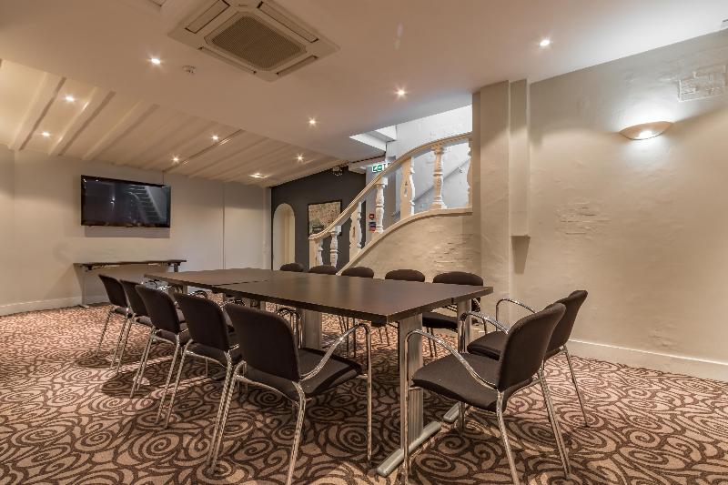 Отель Thistle London Bloomsbury Park