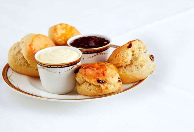 ホテル The Waldorf Hilton London