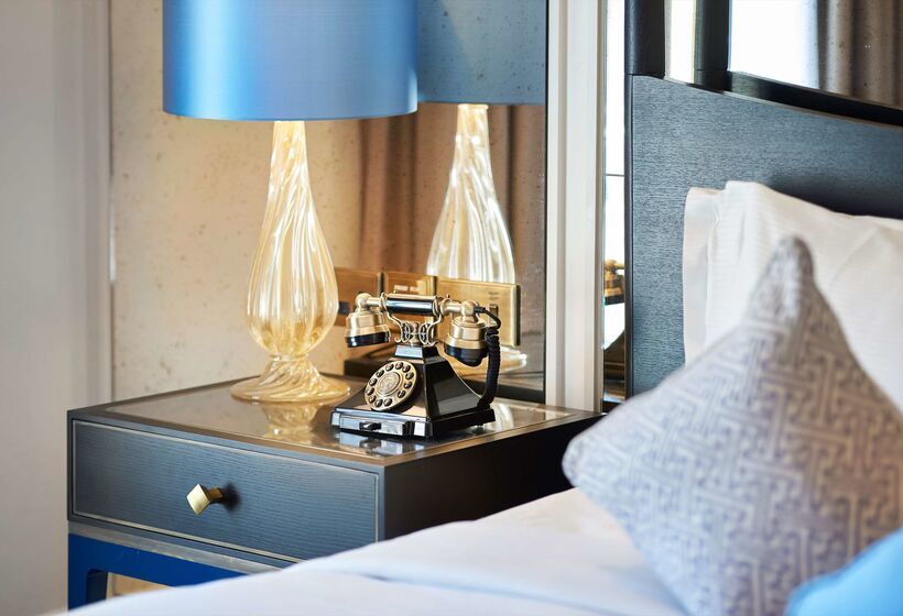 Отель The Waldorf Hilton London