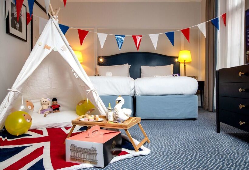 ホテル The Waldorf Hilton London