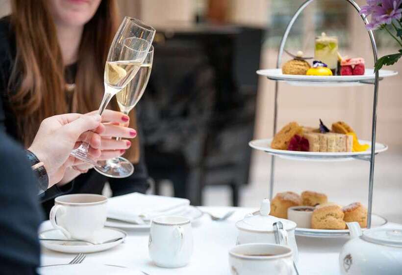 בית מלון כפרי The Waldorf Hilton London