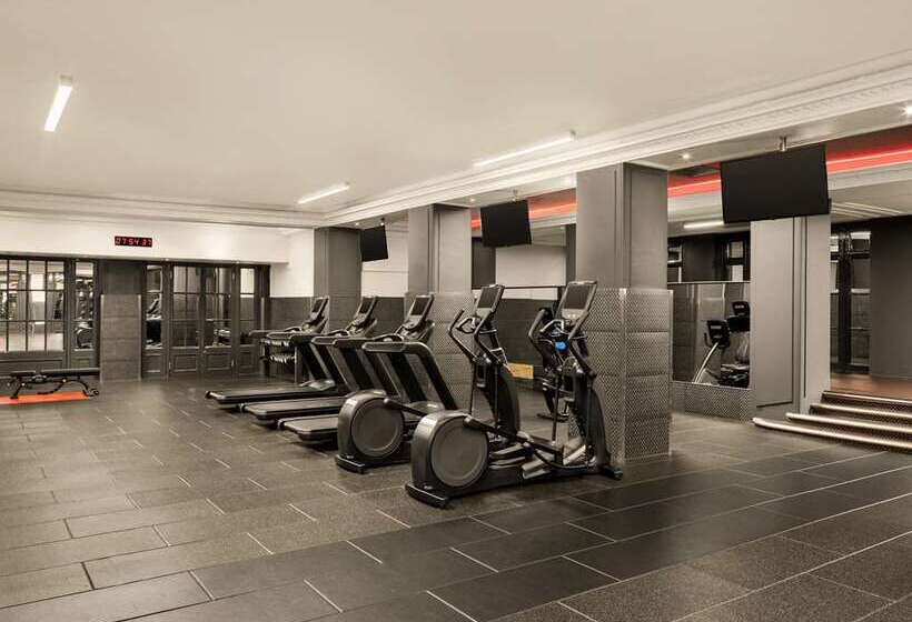 Отель The Waldorf Hilton London