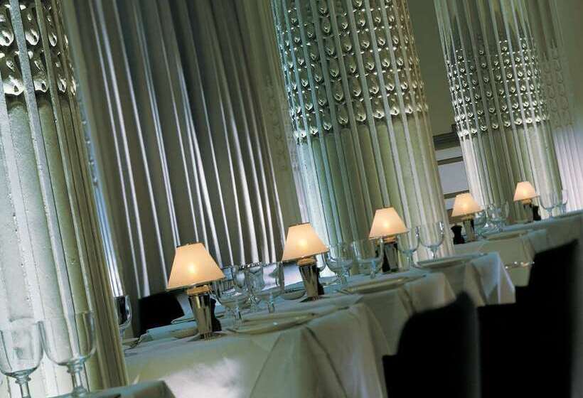 هتل The Waldorf Hilton London