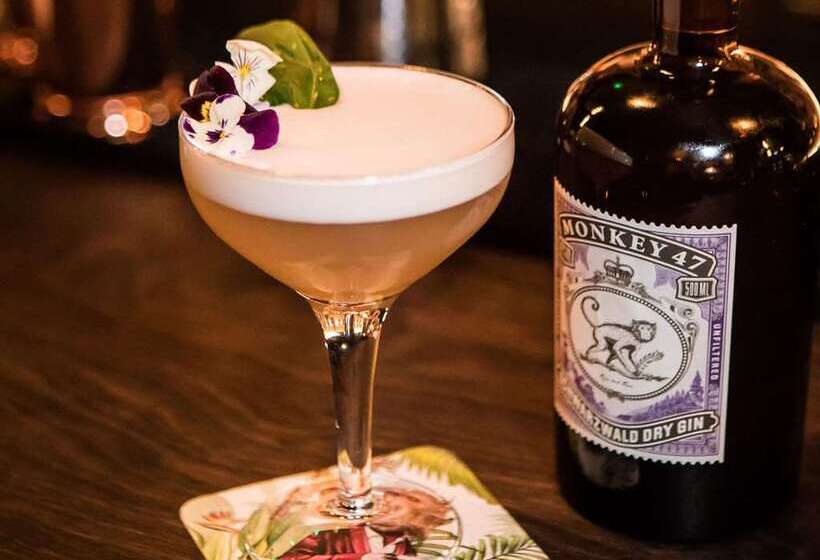 ホテル The Waldorf Hilton London