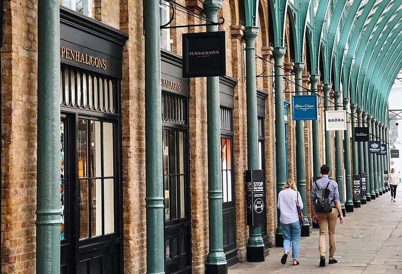 בית מלון כפרי The Waldorf Hilton London