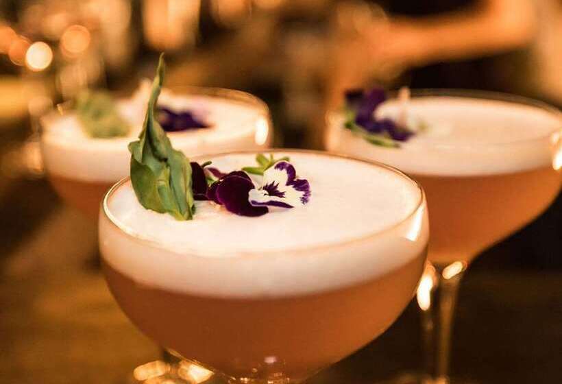 ホテル The Waldorf Hilton London