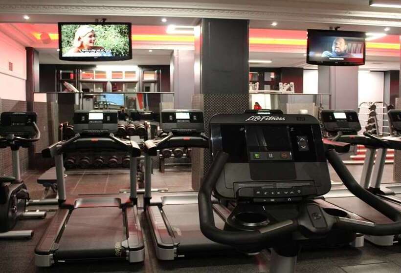 ホテル The Waldorf Hilton London