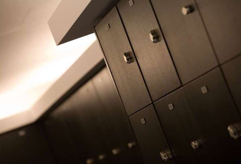 هتل The Waldorf Hilton London